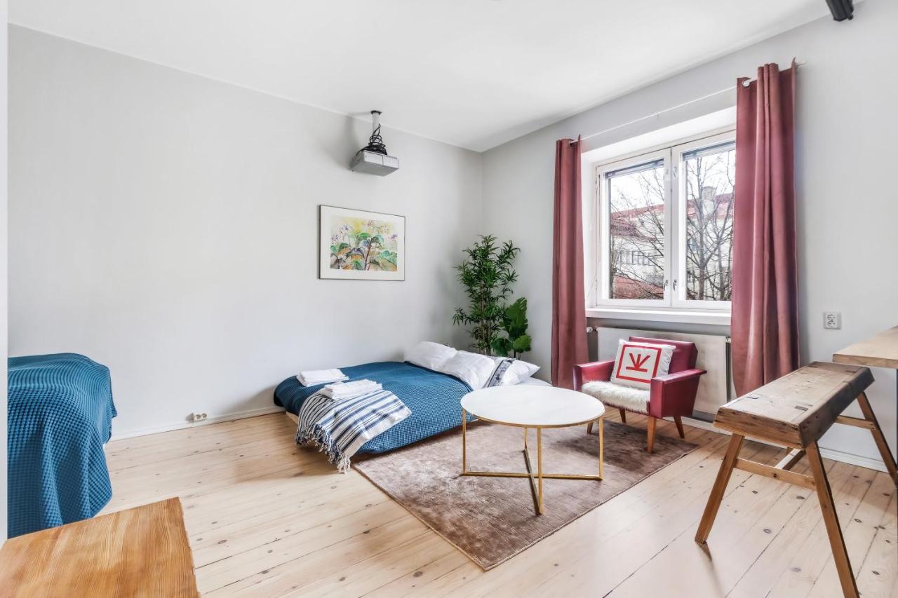 Appartement Wehost Modern Kitchen Studio With Bright Colours à Helsinki Extérieur photo